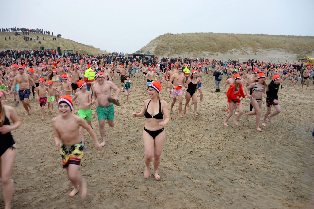 ../Images/Nieuwjaarsduik Nederzandt 2020 051.jpg